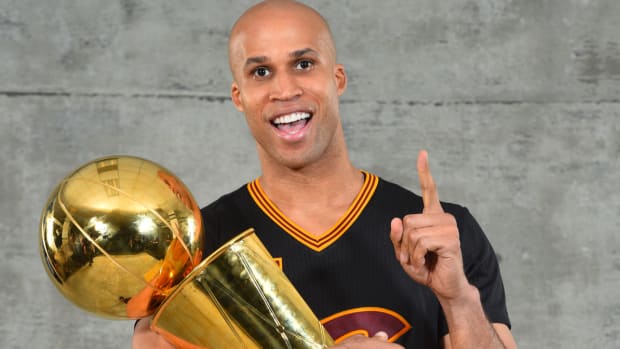 cleveland-cavaliers-championship-rings-photos.jpg